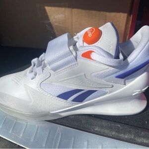 Adidas squatting shoes